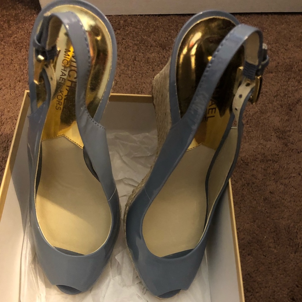 Women’s shoes